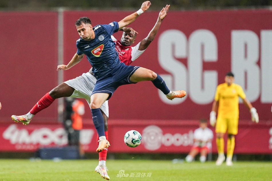 加盟曼城时 加盟曼城时